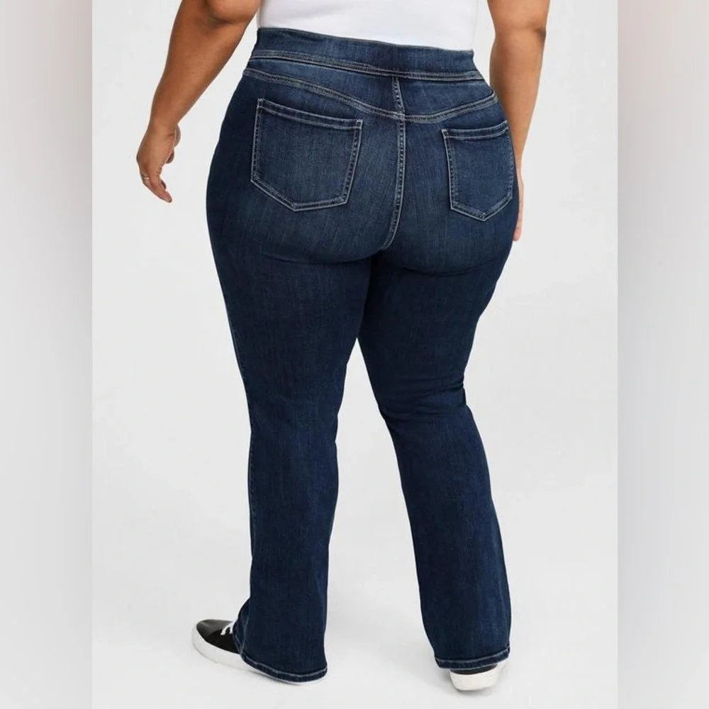 Torrid - Lean Jean Slim Boot Mid-Rise Jean - Picture 4 of 10